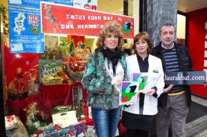 Laurak Baten otarra, Antxo