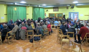 Auzo elkartean bildu ziren parte hartzaileak