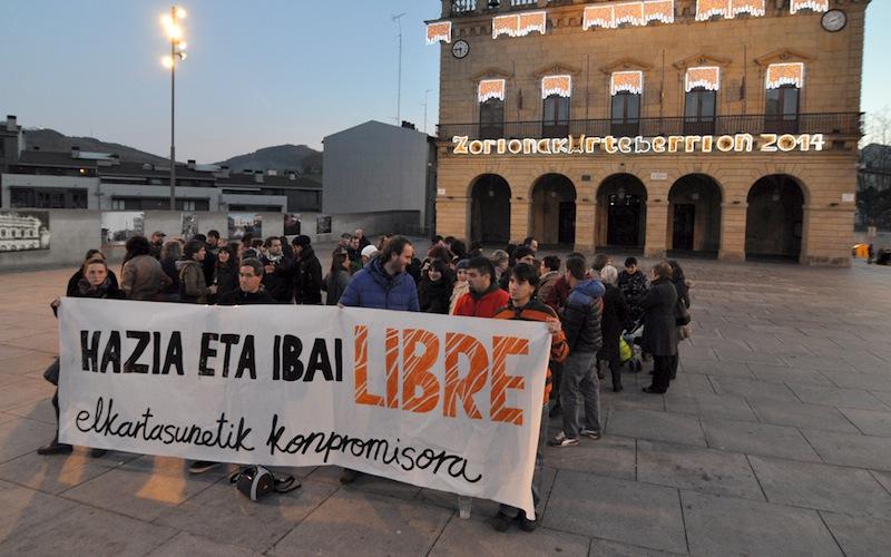 Hazia elkarteari babesa emateko elkarretaratzea, 2013ko abenduan