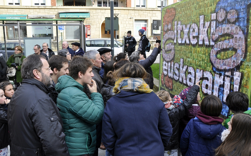 Blagan elkarteak 2017ko Euskararen Egunaren harira 'Itxeki Euskarari' martxan jarritako kanpaina