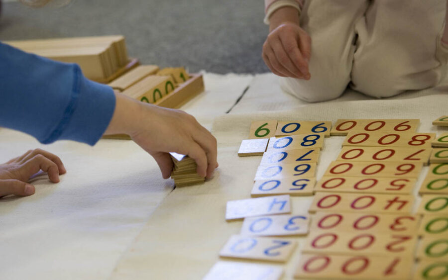 Montessori metodologian erabilitako materialak.