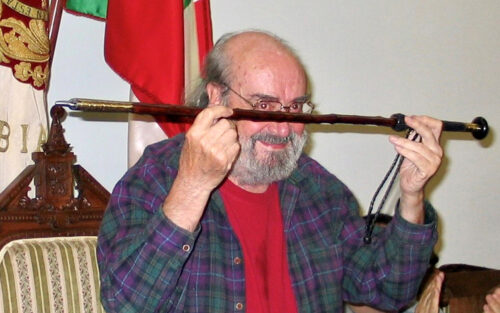 Alfonso Sastre udaletxean jasotako omenaldian.