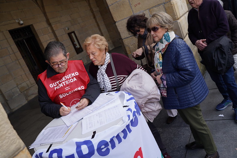 Recogiendo firmas