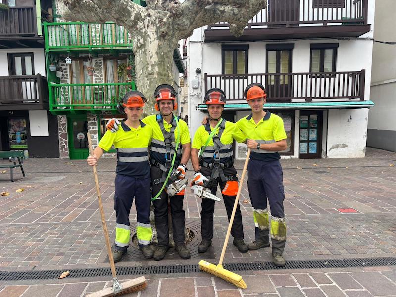 Personal de jardinería.