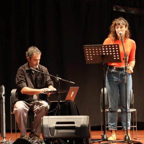 ESNE-BERRIKETAN emanaldirako SARRERA BIKOITZ BAT